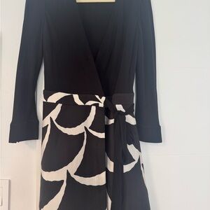 Diane Von Furstenberg Blue and White Long Sleeve Sheath Dress